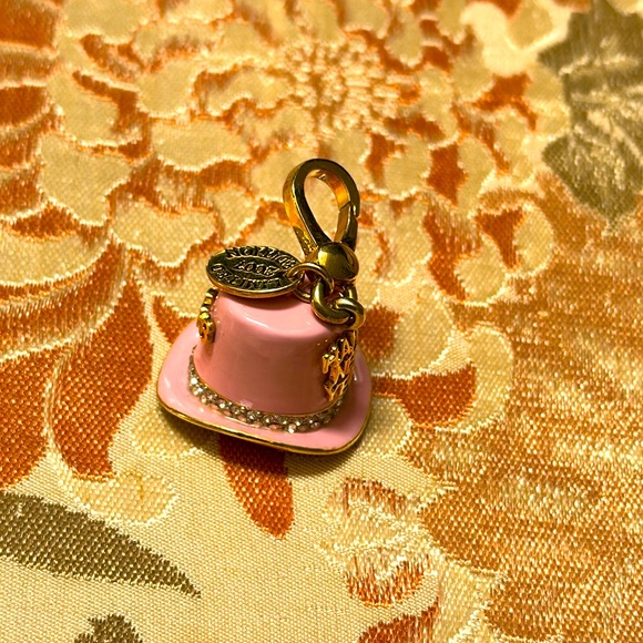 Juicy Couture 2007 Limited edition pink enamel Happy New Year 2008 party hat